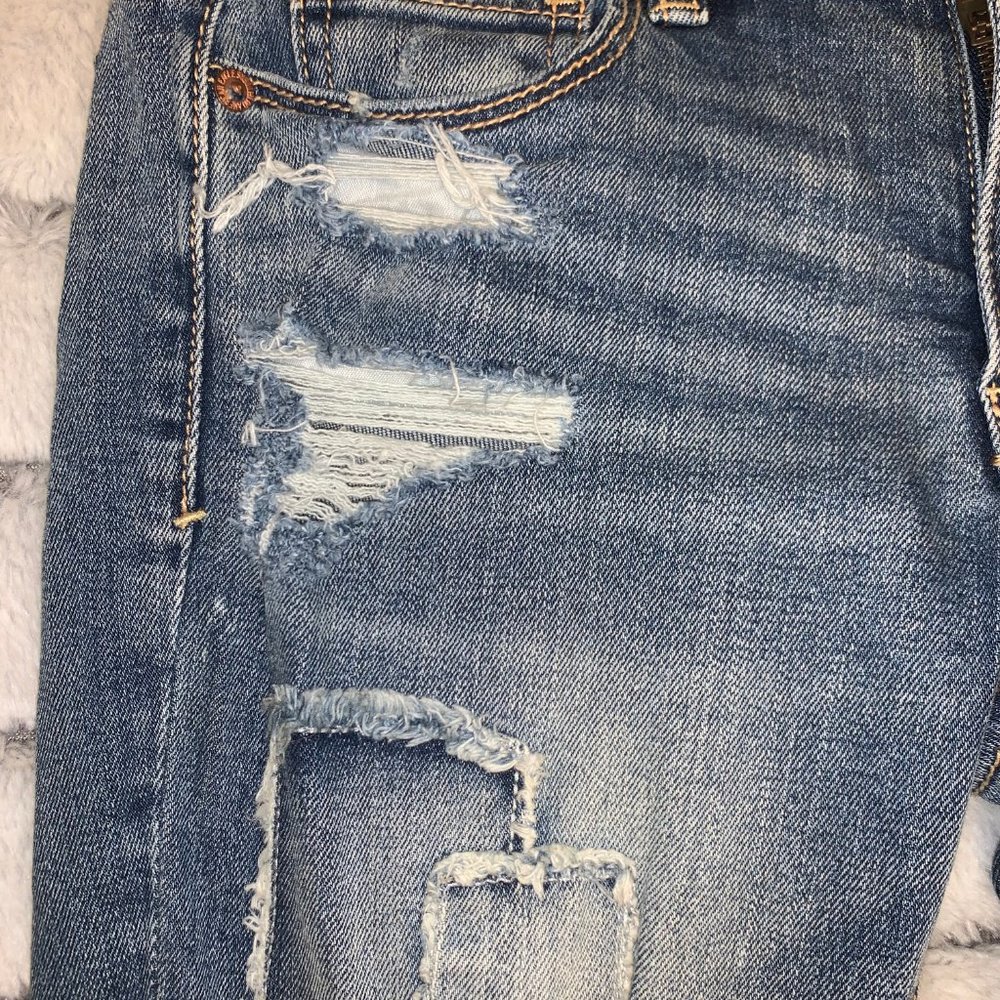 Distressed Jeans - Picture 4 of 6